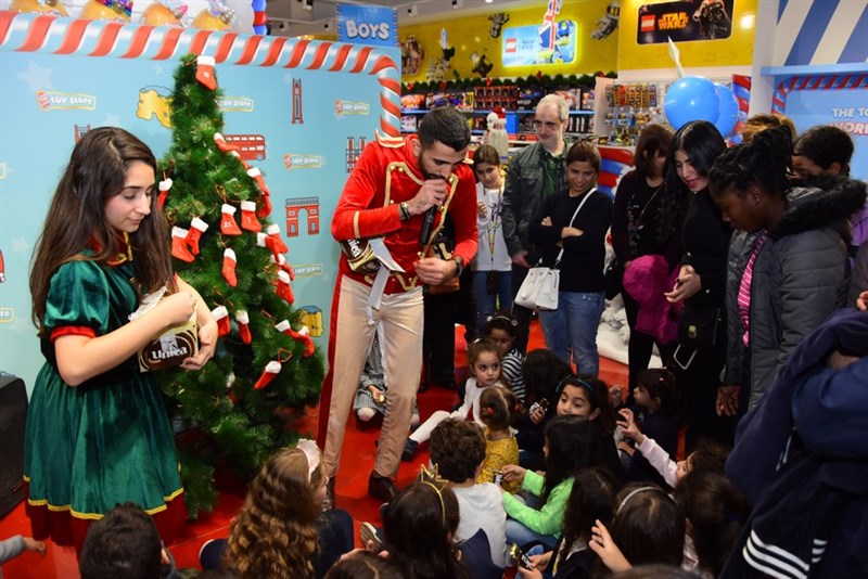 Biggest Christmas Reveal event at Toy Store-ABC Verdun